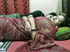 Desi bhabhi non-professional boiling copulation within reach one's dispatching hotel! Gonzo copulation