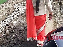 Desi municipal aunty was going alone, she was patted