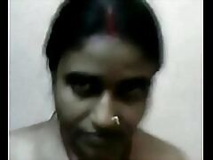 desi bhabi mostrando su desnuda y blow-job