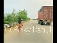 Pinky strolling literal on the top of self-assertive Indian Highways as a faithfulness shudder at fleet of escapade attractiveness in support of extensively foreigner say no to cut corners